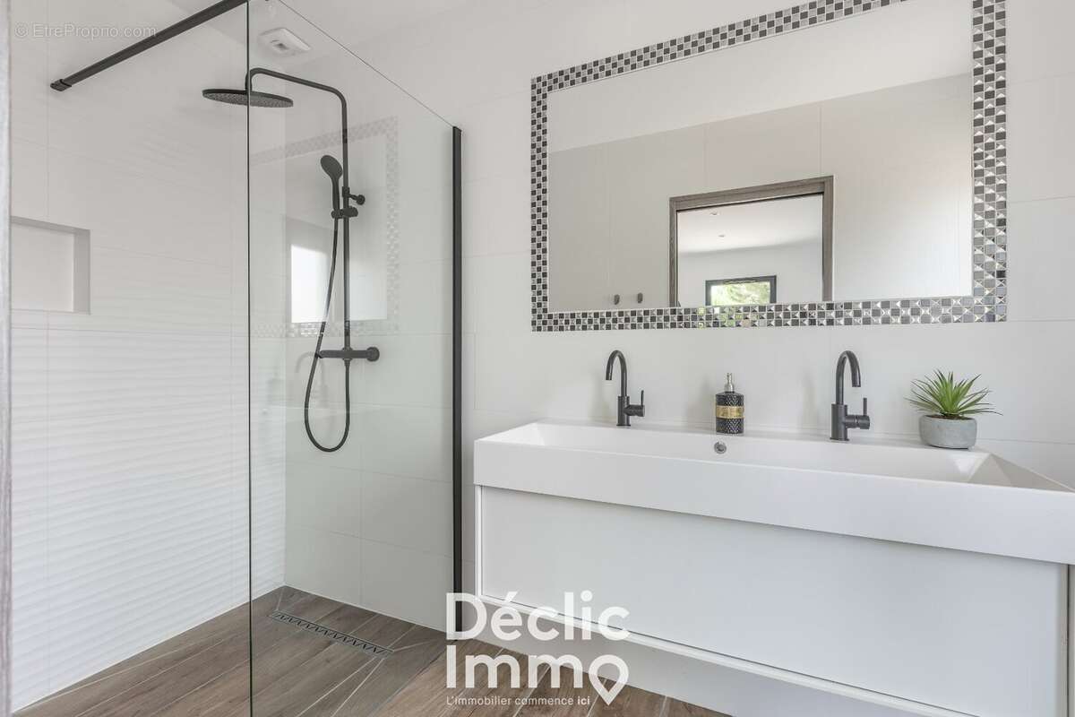 À vendre villa contemporaine avec piscine à Gujan Mestras - photo 11