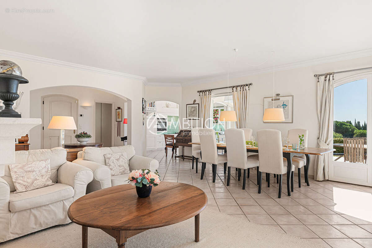 Maison à PEYMEINADE