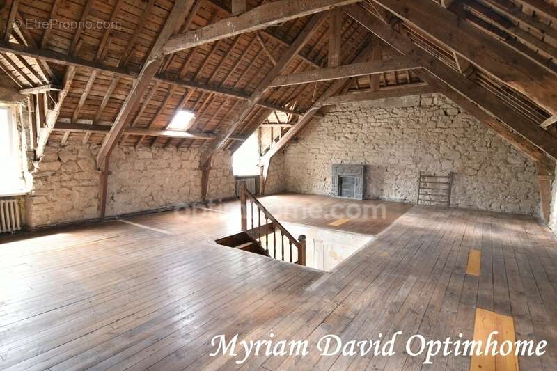 Maison à rénover de 107 m² avec jardin et garage – Proche centre-ville de Rostrenen - photo 15