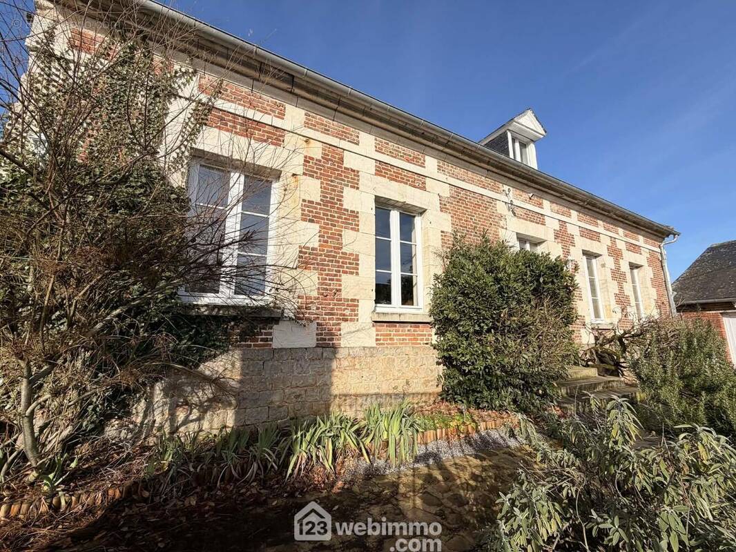 Magnifique maison de charme avec commodités de plain pied - Maison à LA FERTE-CHEVRESIS