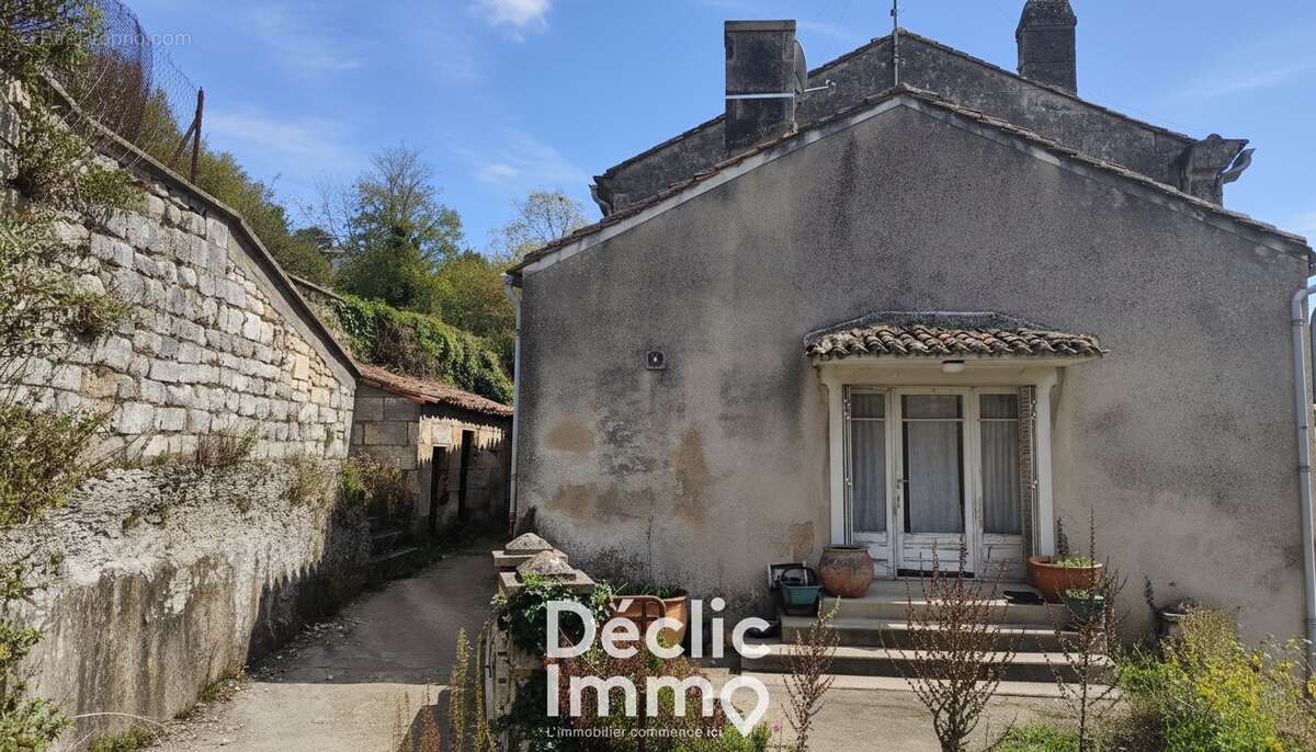 Maison à VOEUIL-ET-GIGET