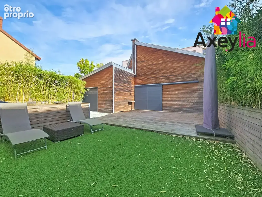 A vendre - centre roanne - maison type loft avec 3 chambres - photo 14