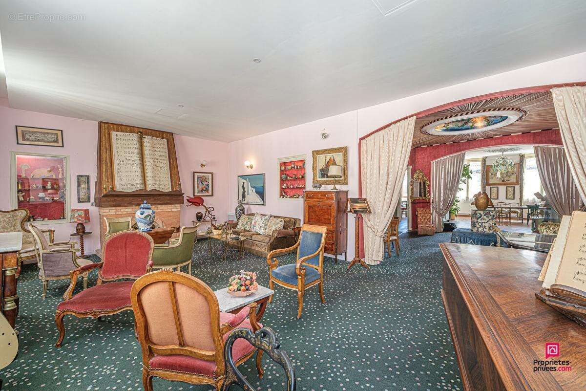 Appartement à MARSEILLE-1E