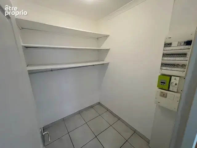 À saisir – Rare sur le secteur ! Appartement T2 en rez-de-jardin avec cour privative À deux pas du centre-ville de Roche-la-Moli - photo 7