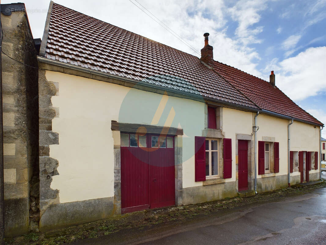 Maison à SAINT-REVERIEN
