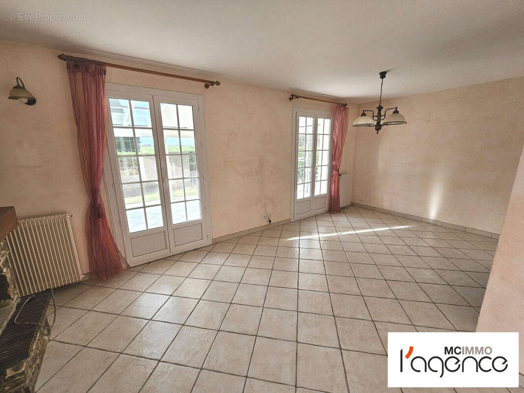 Maison à FONTAINE-LA-MALLET