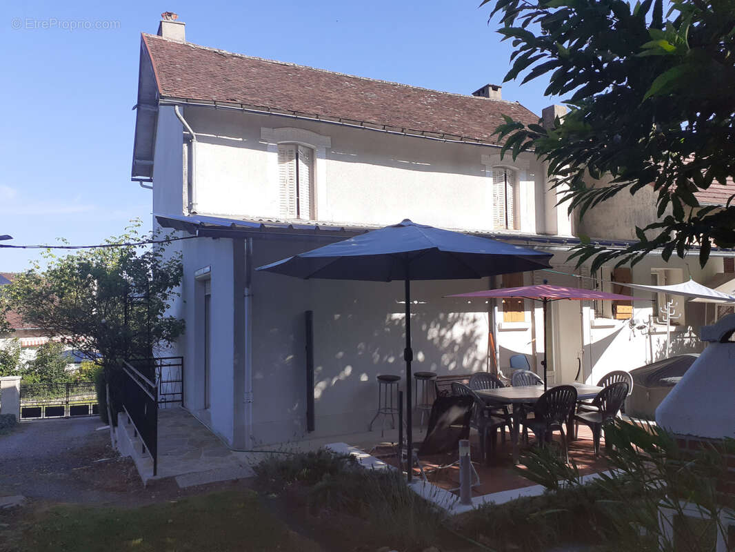 Maison à LADIGNAC-LE-LONG