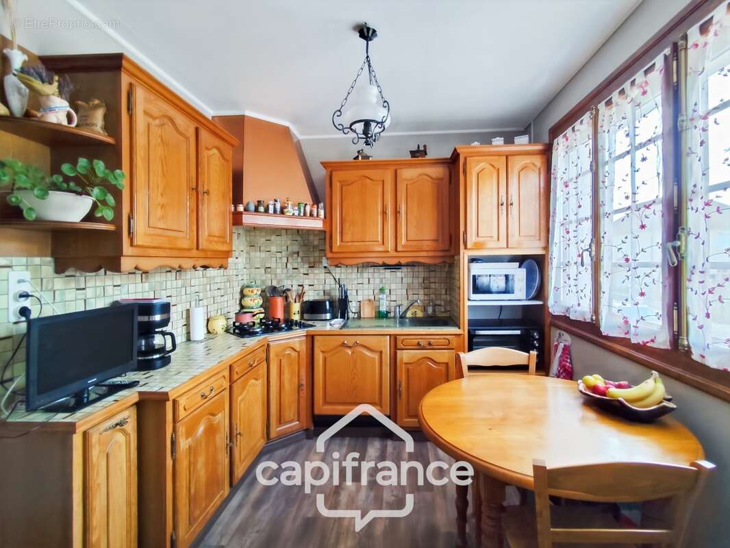 Maison à vendre 5 pièces BESSE SUR BRAYE (72)  -  Terrain 527 m²  - - photo 7