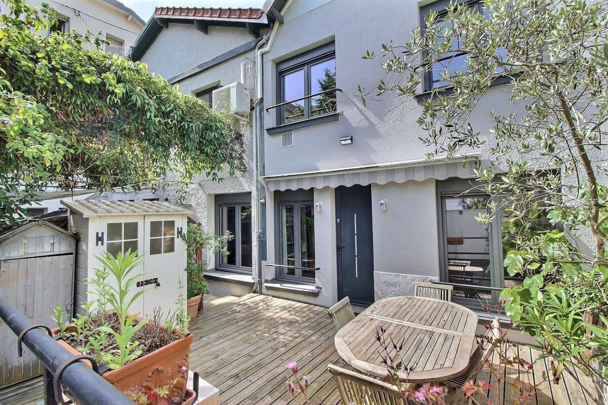 Maison à ISSY-LES-MOULINEAUX