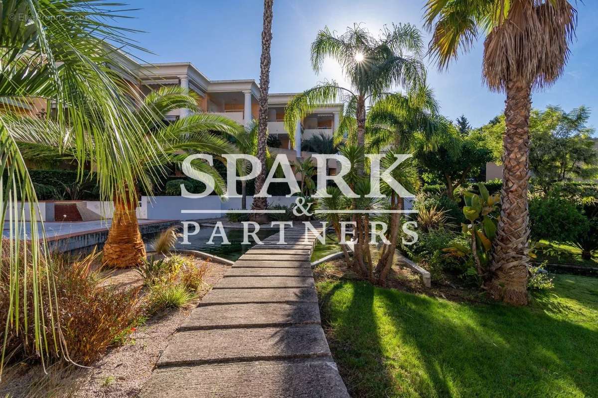 Appartement à ROQUEBRUNE-CAP-MARTIN