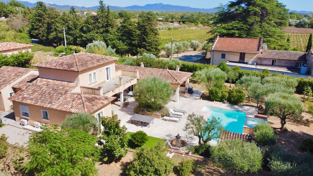 Maison à ROQUEBRUNE-SUR-ARGENS