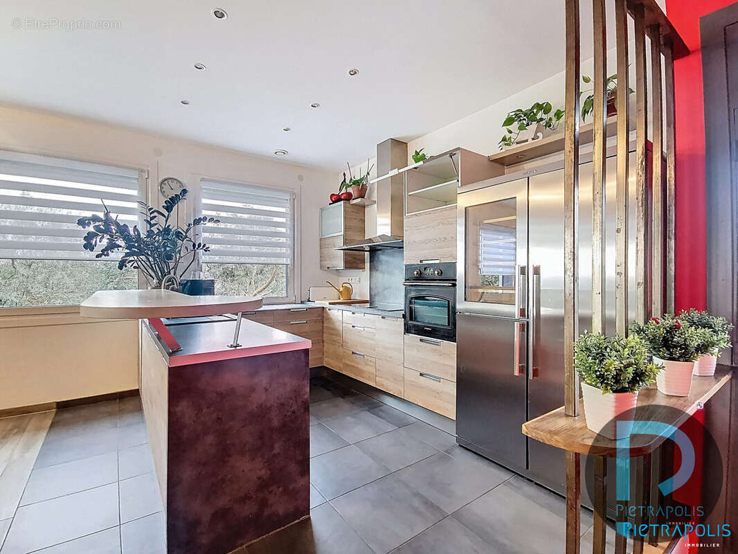 CUISINE EQUIPEE - Maison à REPLONGES