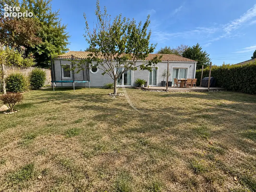 Photo Maison à Avrille au prix de 297 400€