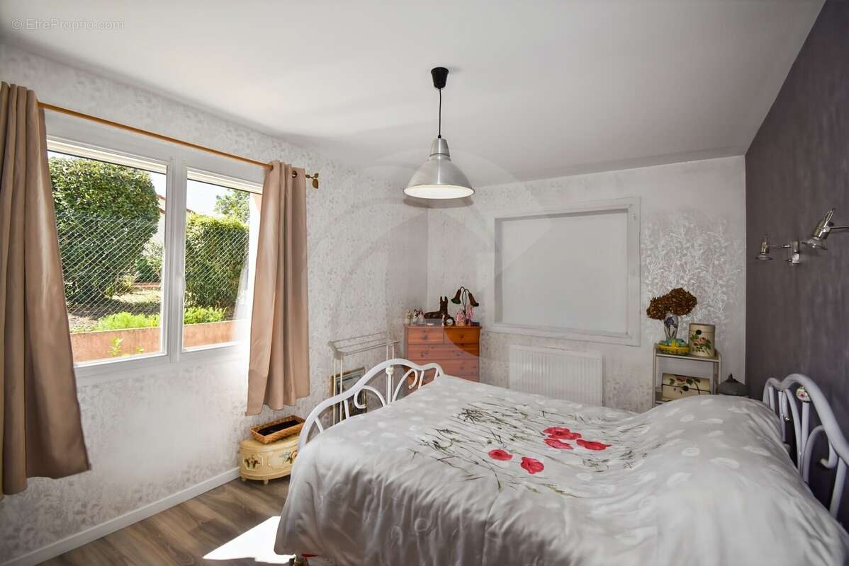 Maison à NEGREPELISSE