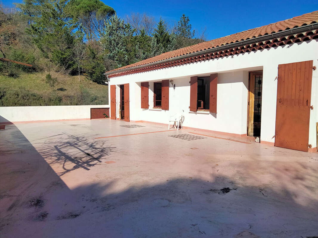 Maison à ROCHEMAURE