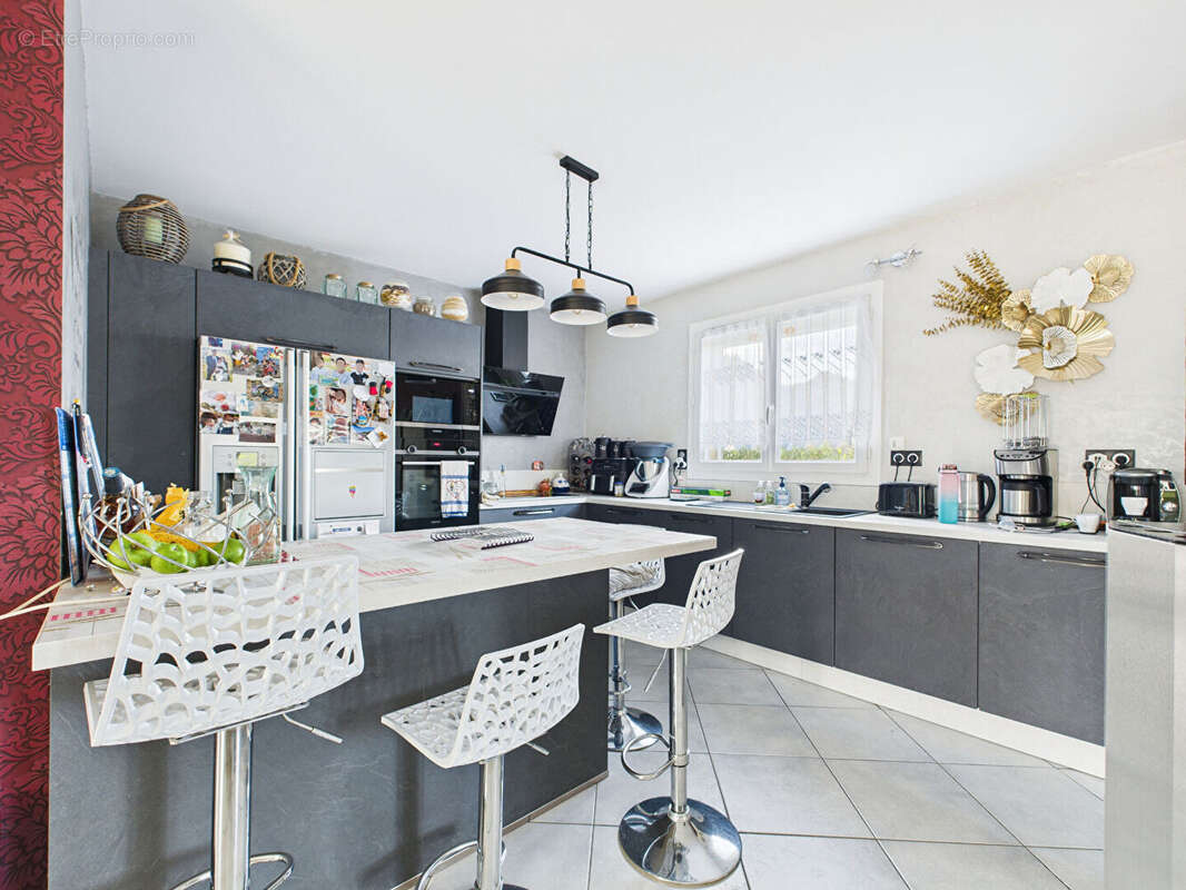 Maison à SAINT-JEAN-DE-MUZOLS