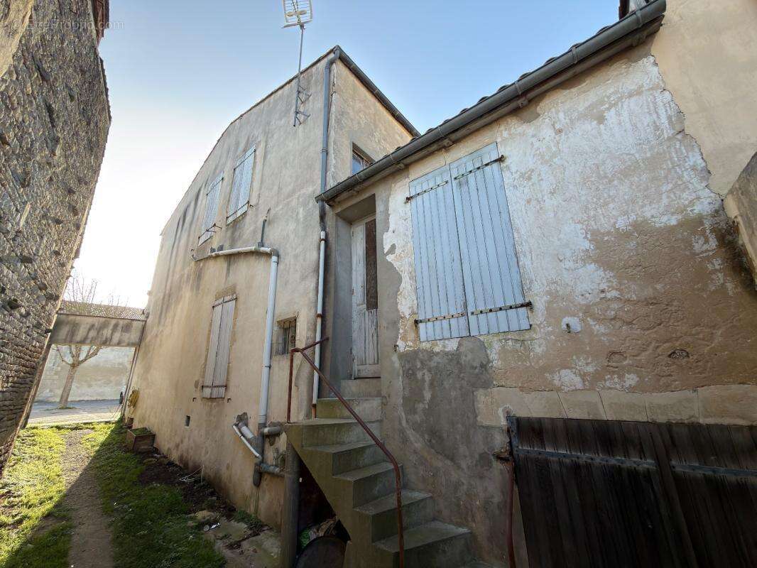 Immeuble murs avec commerces et licence à ARS EN RÉ 17590 - photo 17