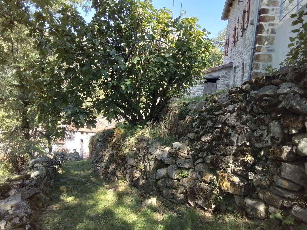 Maison à ANTRAIGUES-SUR-VOLANE