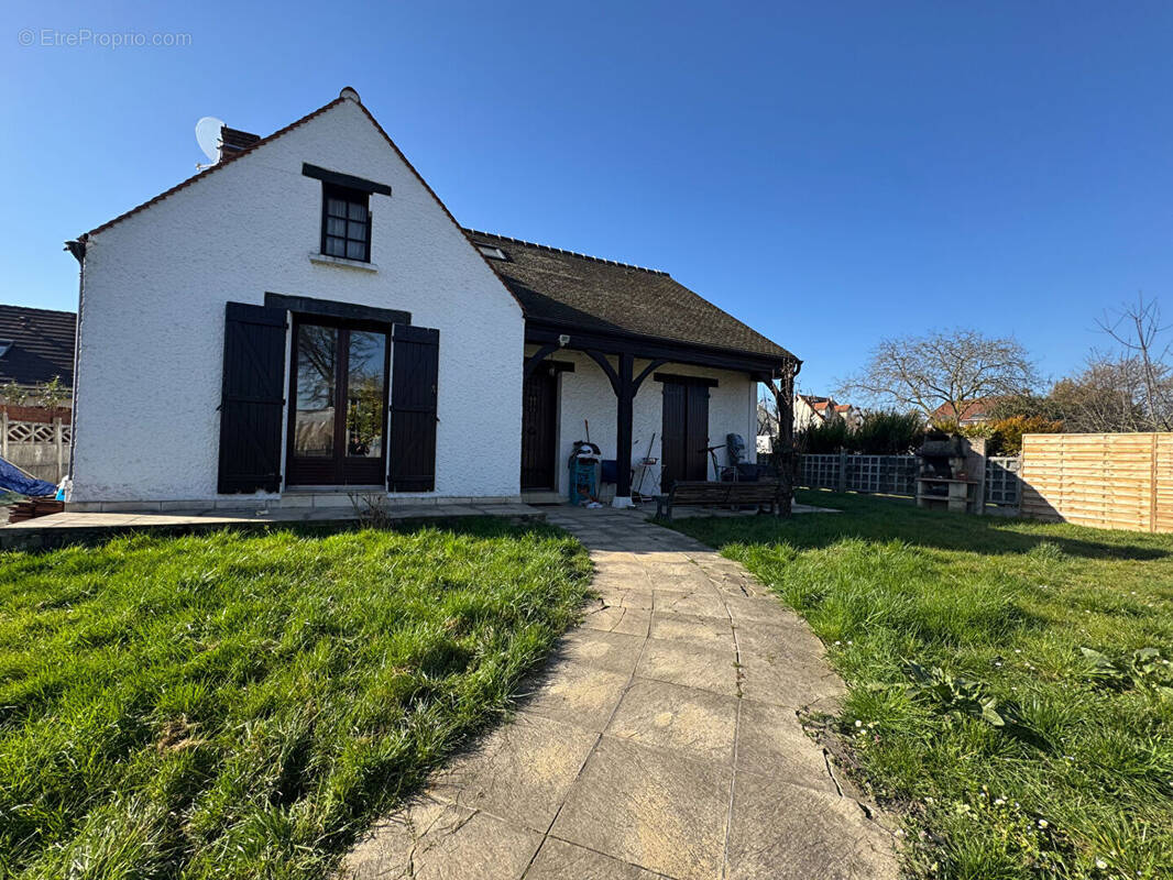 Maison à SARTROUVILLE