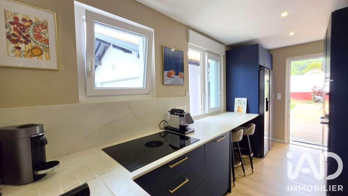 Photo 9