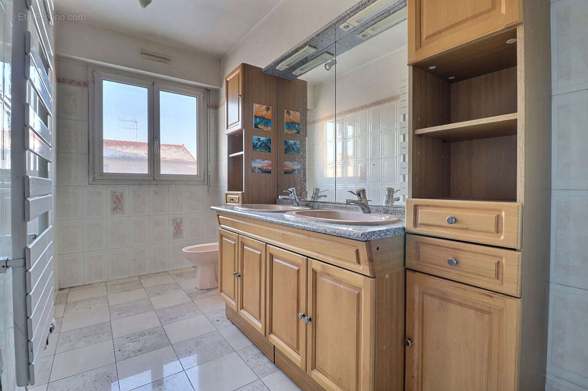Appartement à LA COURNEUVE