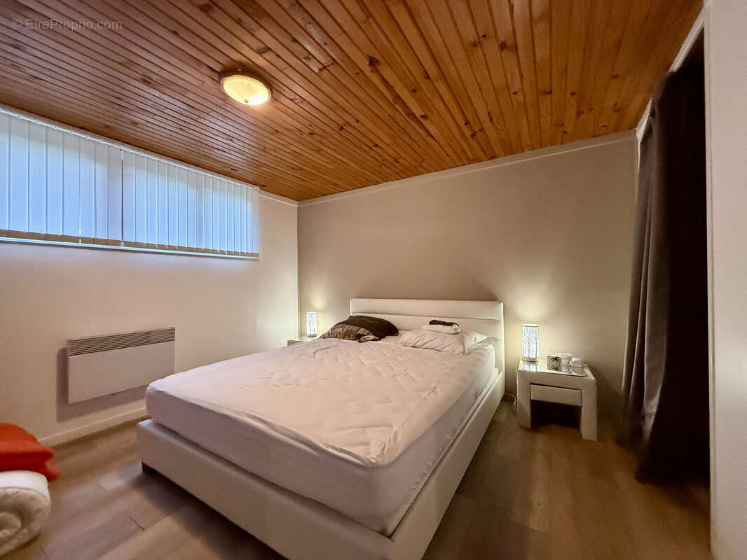 Maison à MONTAIGU-DE-QUERCY