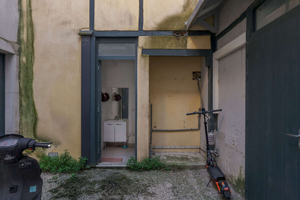 Commerce à CARCASSONNE