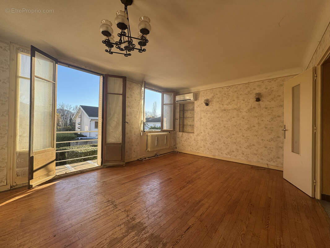 Appartement à MEYLAN