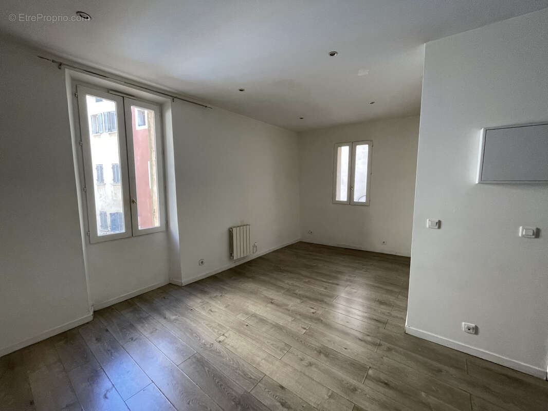 Appartement à MARSEILLE-2E