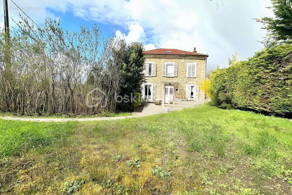 Saint-Ouen-l’Aumône – Maison de maître 150 m², jardin plein sud avec terrain divisible et constructible - photo 2
