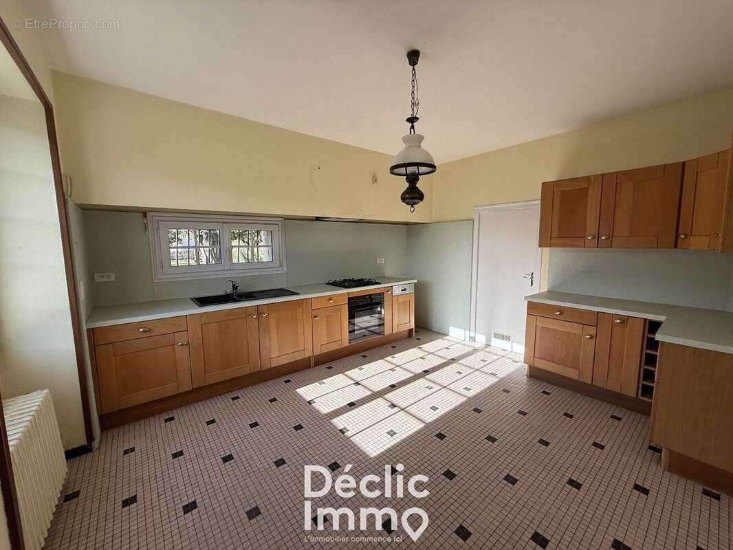 Maison à FARGUES-SAINT-HILAIRE