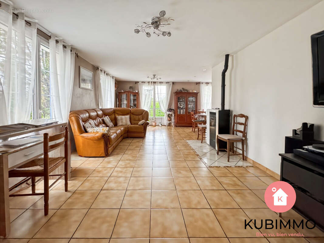 Maison à BUSSY-SAINT-GEORGES