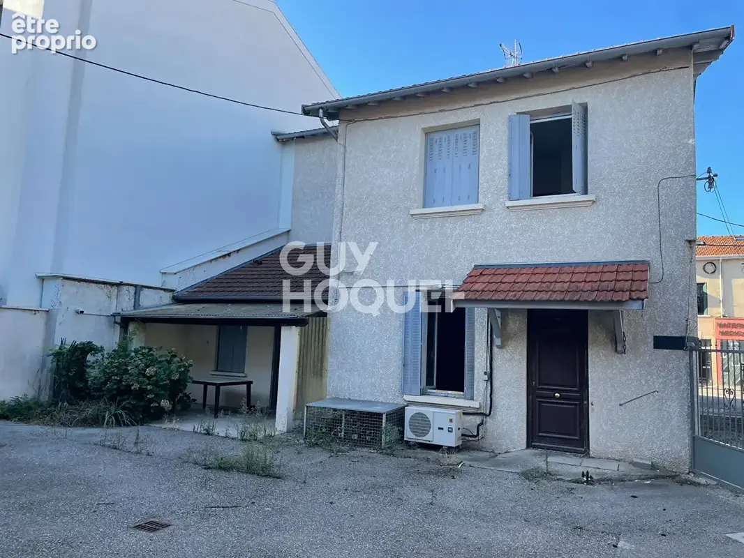 Immeuble avec commerce , logement et dépendance à Saint Laurent de Mure - Réf 4730 - 395 000 - photo 12