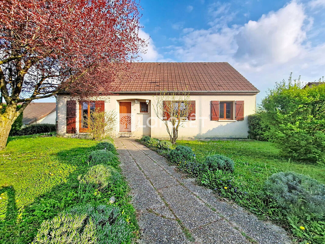 Maison à ARC-LES-GRAY