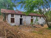 Maison à LEGUILLAC-DE-L'AUCHE