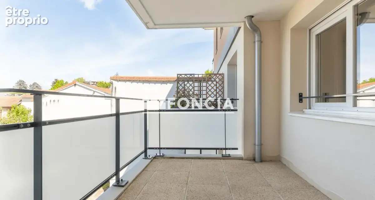 Appartement à RILLIEUX-LA-PAPE