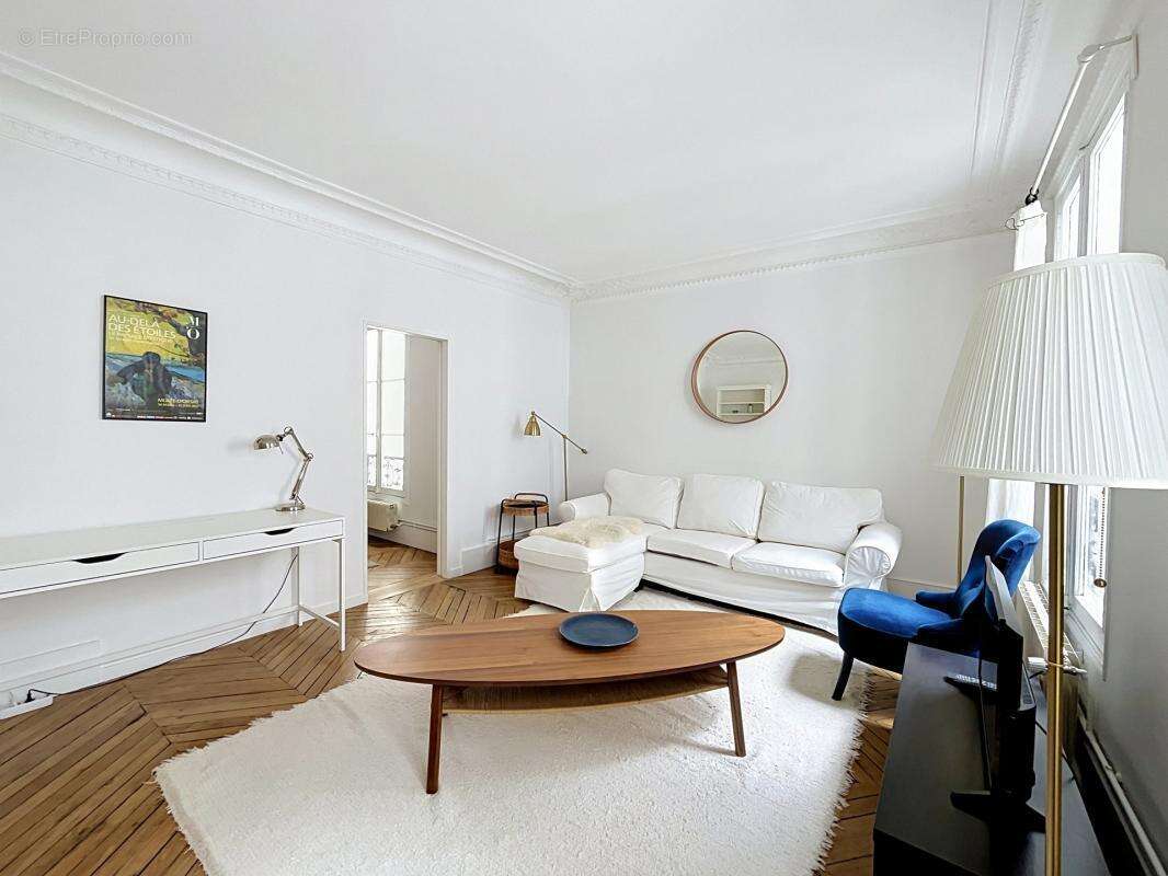 Appartement à PARIS-8E