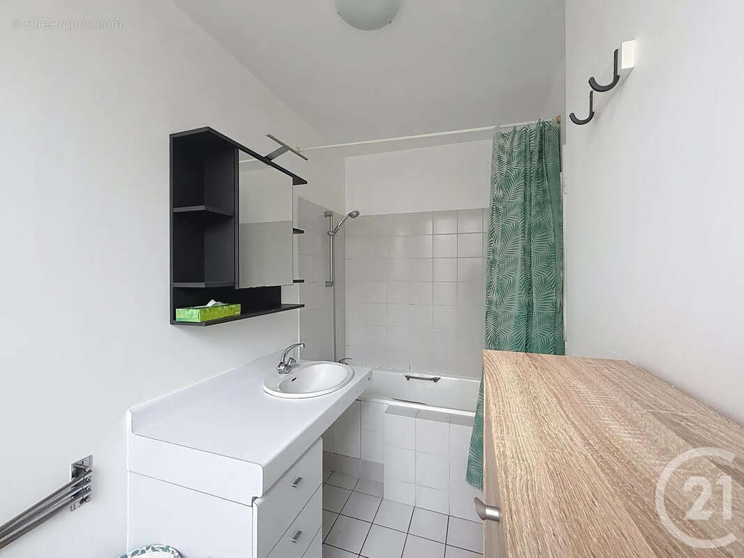 Appartement à PARIS-14E