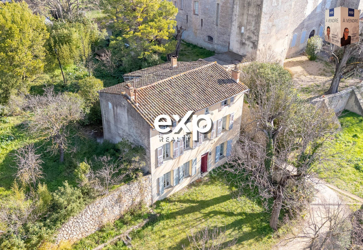 Maison à LE REVEST-LES-EAUX