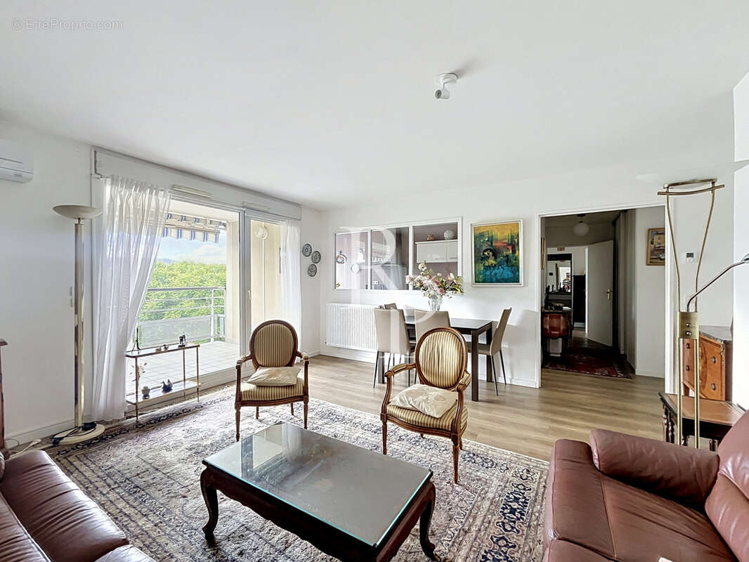 Appartement à CRAPONNE