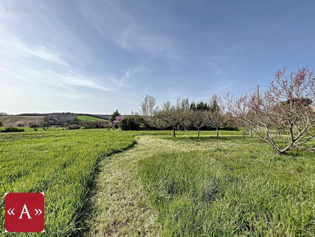 Terrain à GIROUSSENS