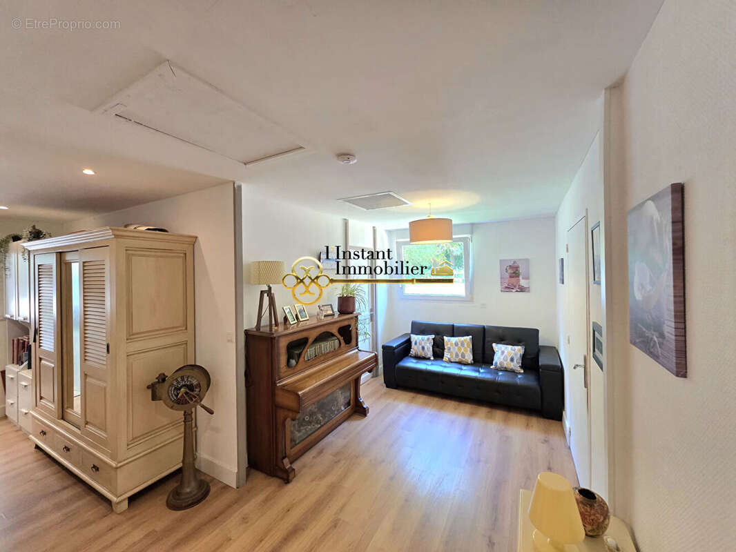 Maison 6 pièce(s) 197 m2 - photo 9