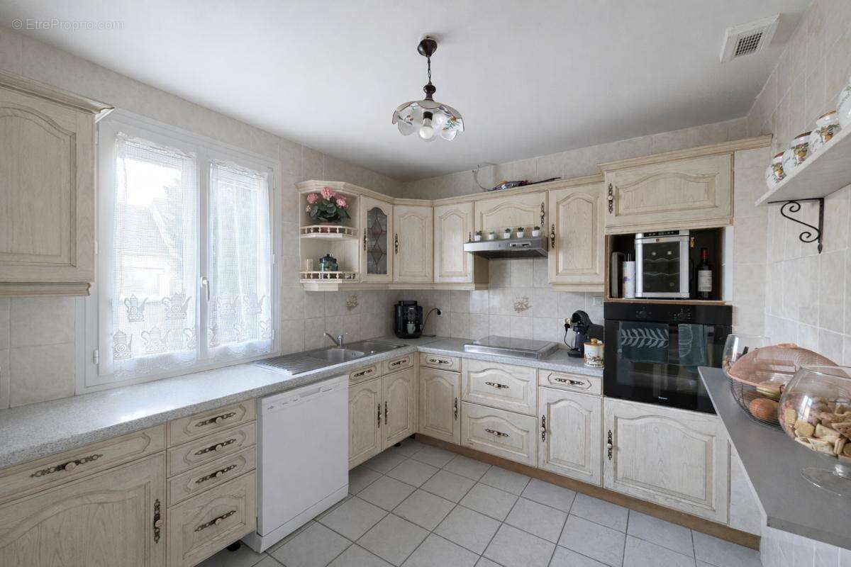 Maison à LES MUREAUX