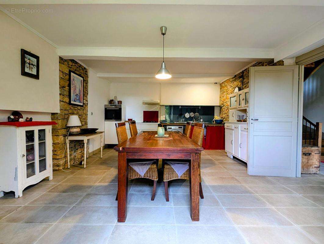 Maison Aulon 118 m² avec surfaces annexes sur terrain de 1421 m² - photo 5