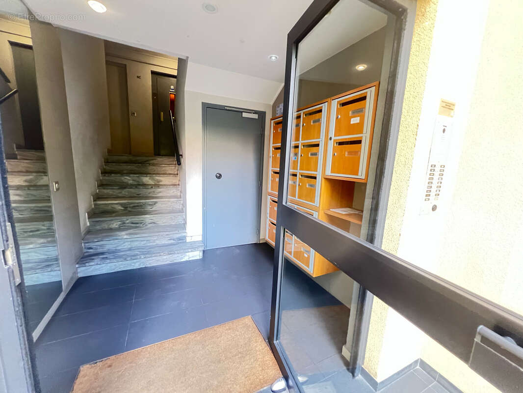 Appartement à LE CANNET