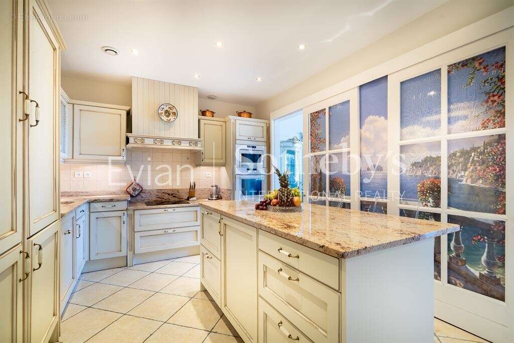 Appartement à EVIAN-LES-BAINS