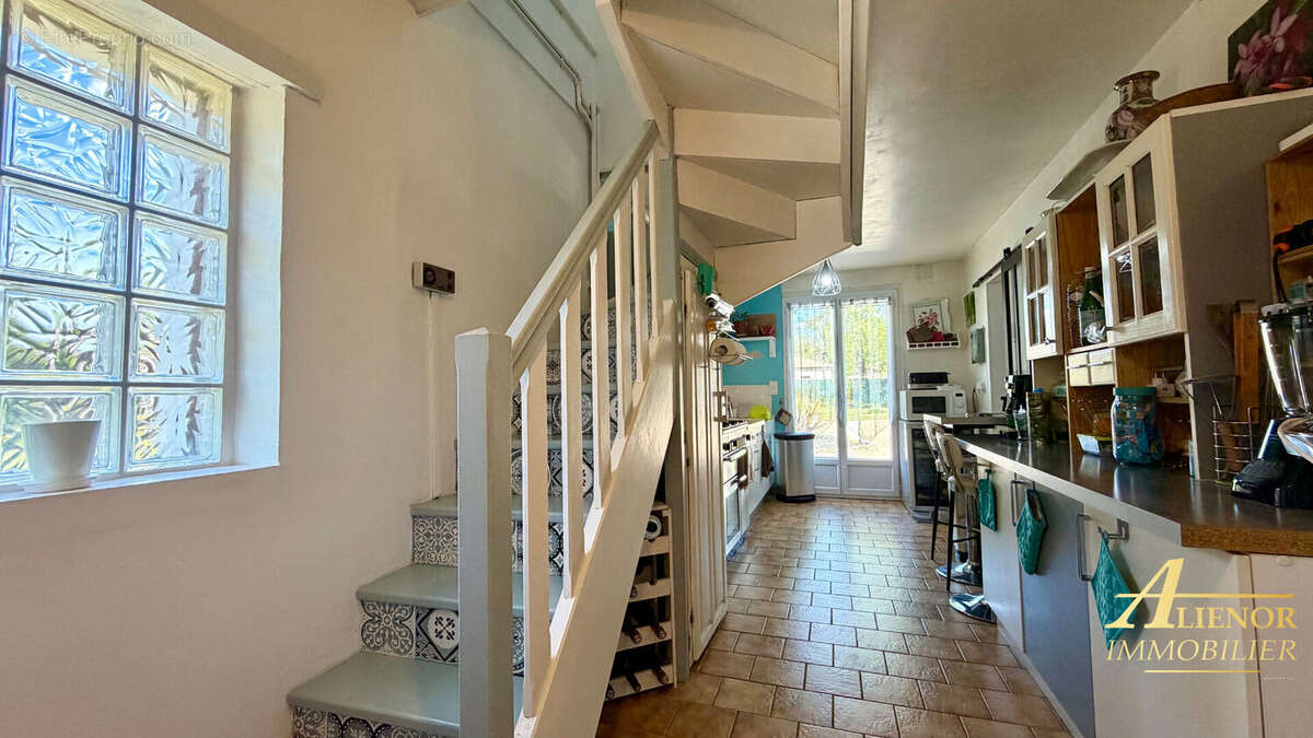 Maison de 4 chambres et 2 gîtes à Lisle - photo 10