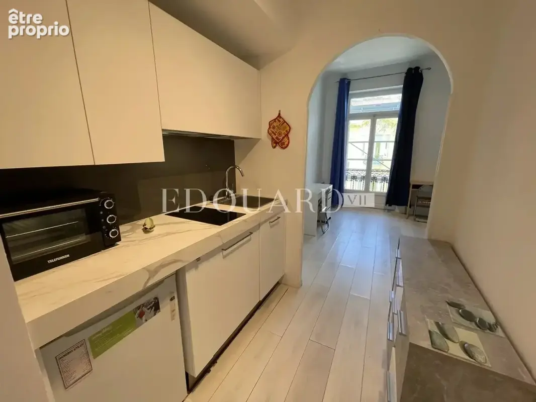 En exclusivité studio avec échappée mer, dans magnifique immeuble bourgeois en plein centre de Menton - photo 9