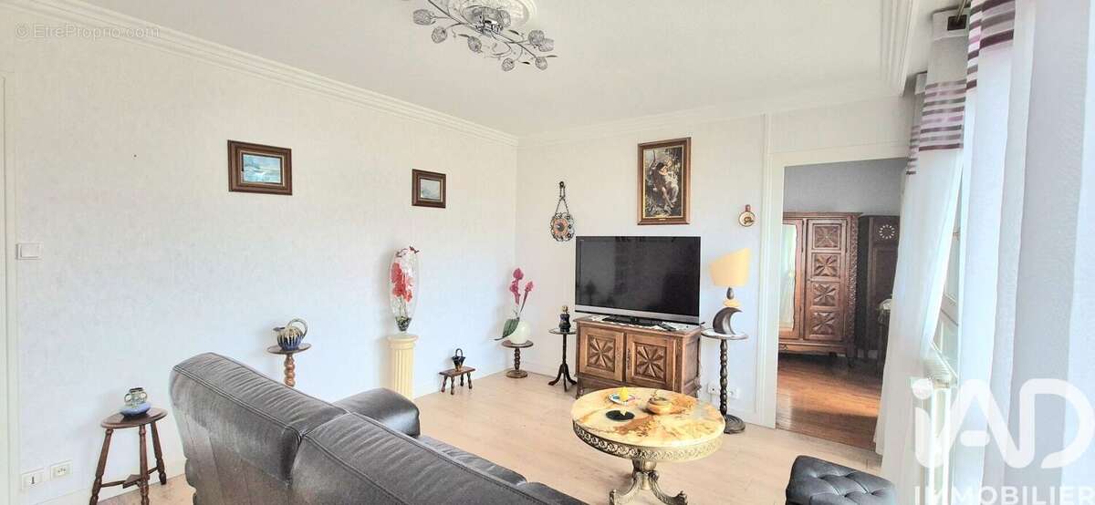 Appartement 64 m² à Firminy  - photo 4