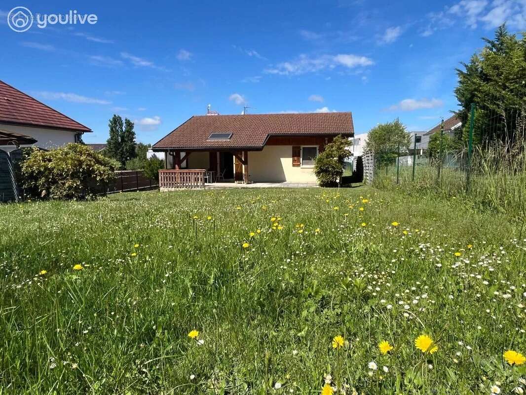 Maison à VETRAZ-MONTHOUX